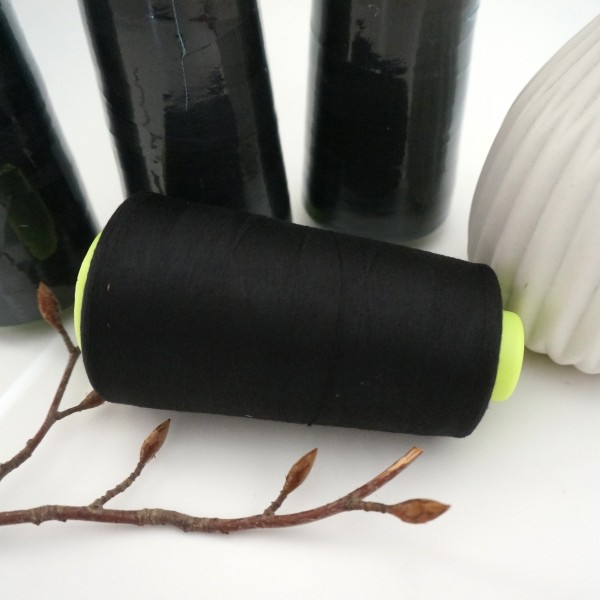 Overlock-Garn, 4 Konen, Black, Schwarz, Paket, 4 x 3000 Yards