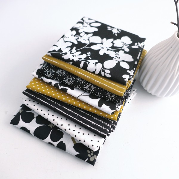 Stoffpaket Baumwolle, 8 x Fat Quarter, Black, White, Mustard, Blüten, Kleckse, Linien,