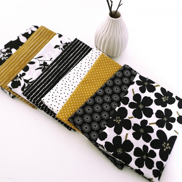 8 x Fat Quarter, Black, White, Mustard, Stoffpaket, Blüten, Kleckse, Linien, Baumwolle