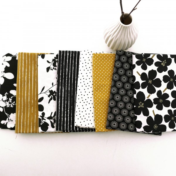 8 x Fat Quarter, Black, White, Mustard, Stoffpaket, Blüten, Kleckse, Linien, Baumwolle
