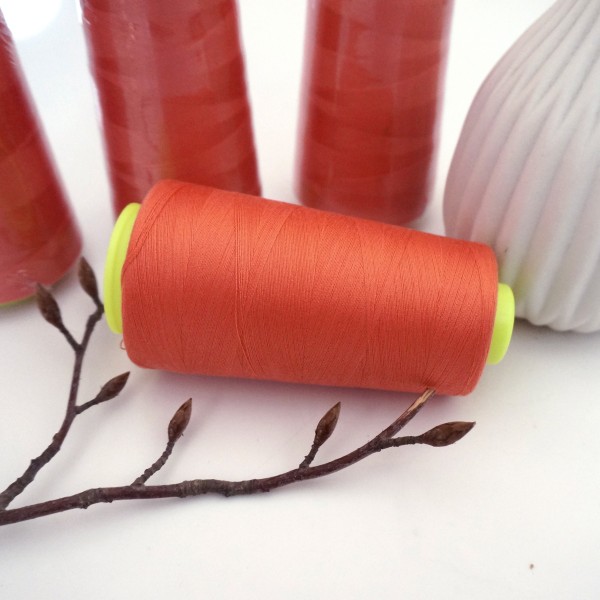 Overlock-Garn, 4 Konen, Koralle, Paket, 4 x 3000 Yards